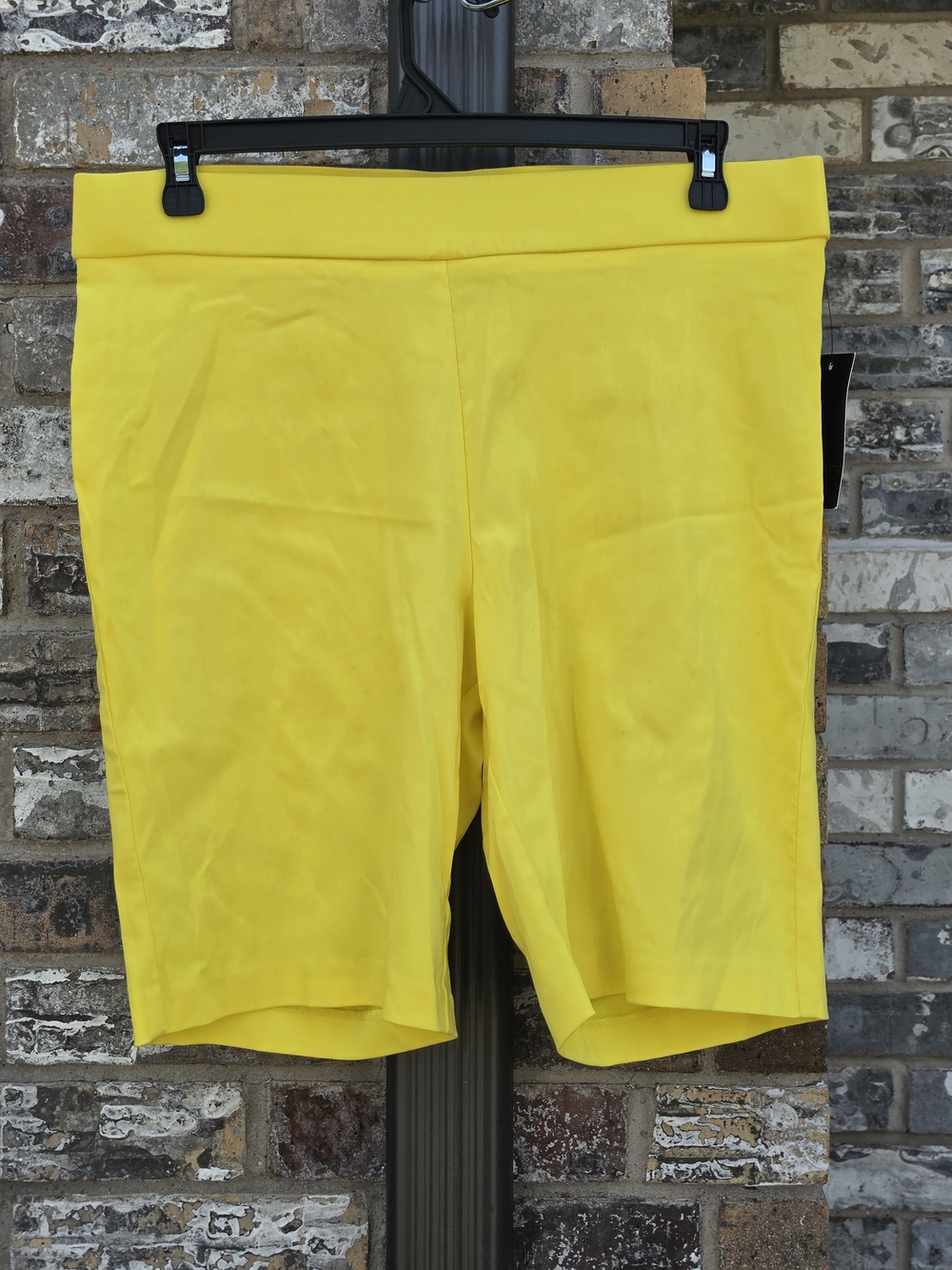 T LC by Laura Cruz Yellow Pull-On Biker Shorts XL Stretch